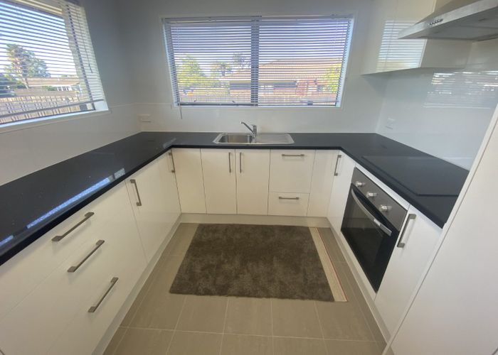  at 2/1 Huber Street, Weymouth, Manukau City, Auckland