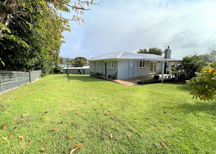  at 14 Springside Place, New Lynn, Waitakere City, Auckland