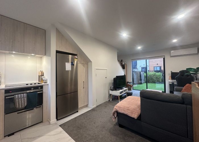  at 7/170 Don Buck Road, Massey, Waitakere City, Auckland