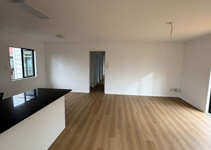  at 3A Mawney Road, Henderson, Waitakere City, Auckland