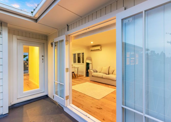  at 8 Daffodil Street, Titirangi, Auckland