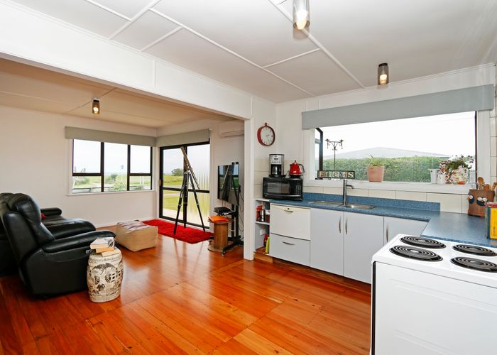 Free property data for 19 Hector Place, Opunake homes.co.nz