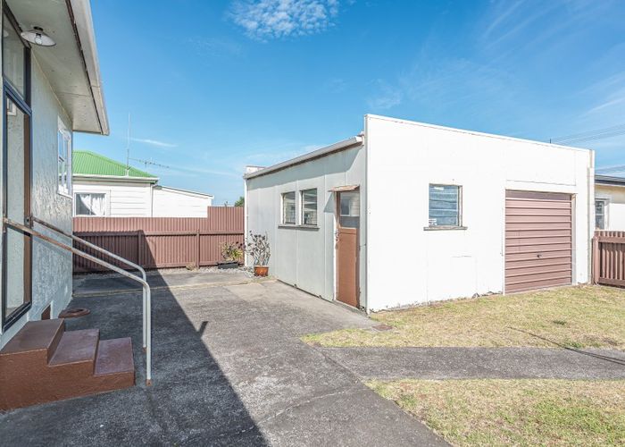  at 4 Mosston Road, Castlecliff, Whanganui