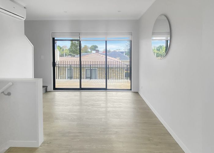  at 3/5 Peachgrove Road, Te Atatu Peninsula, Waitakere City, Auckland