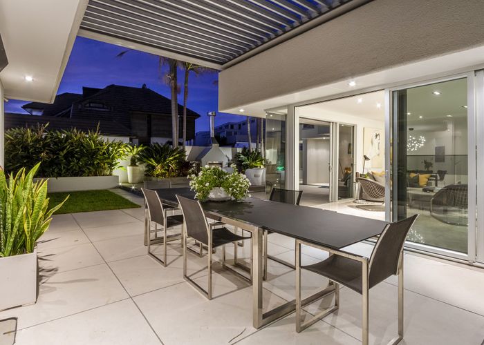  at 33 Ocean View Road, Milford, Auckland