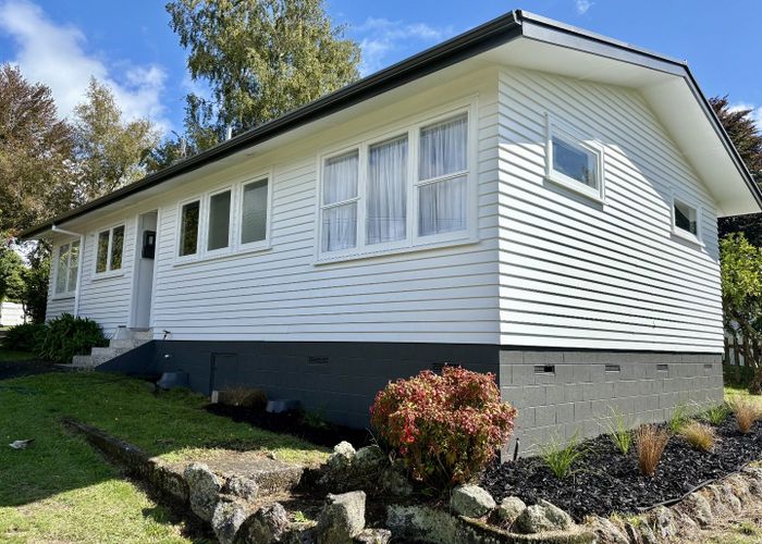  at 98 Grandvue Road, Kawaha Point, Rotorua, Bay Of Plenty