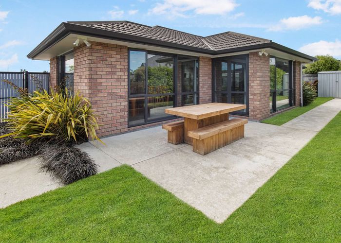  at 7 Levi Place, Kelvin Grove, Palmerston North