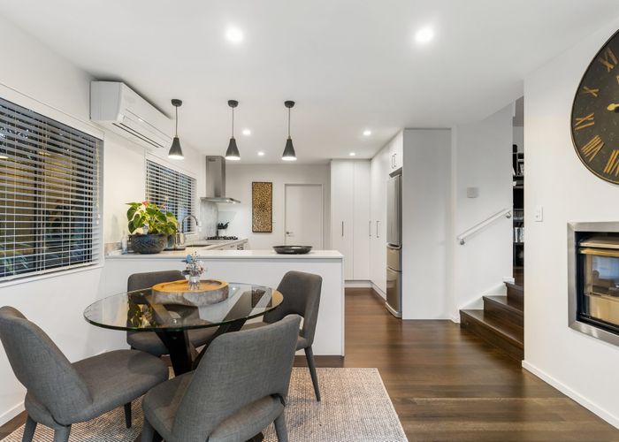  at 2B Park Rise, Campbells Bay, North Shore City, Auckland