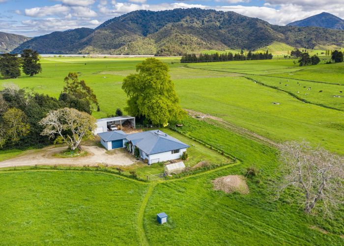  at 1231 Queen Charlotte Drive, Picton