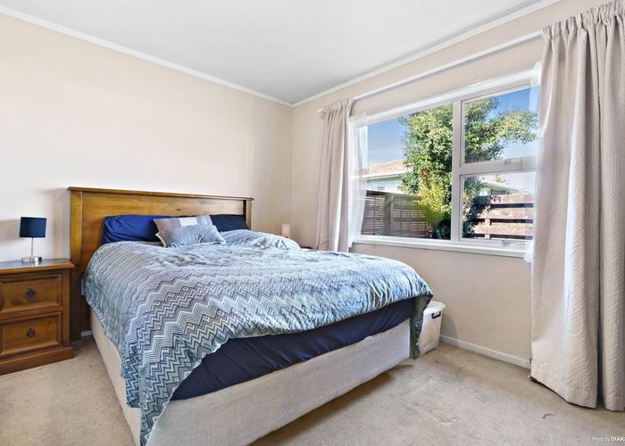 at 22B Vanbrugh Place, Bucklands Beach, Manukau City, Auckland