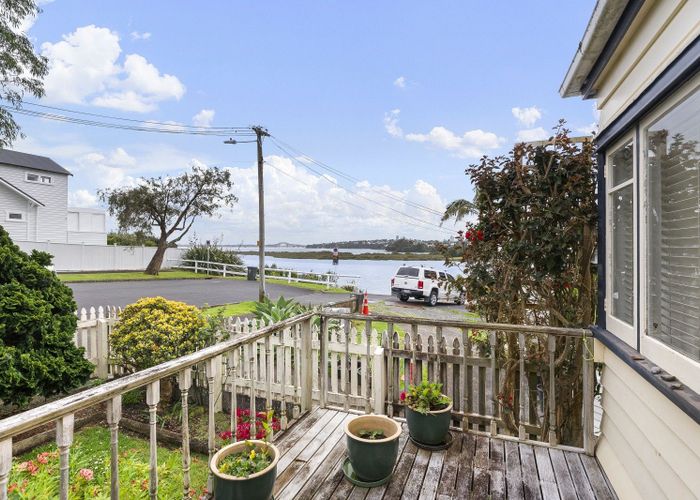  at 37 Johnstone Street, Point Chevalier, Auckland City, Auckland