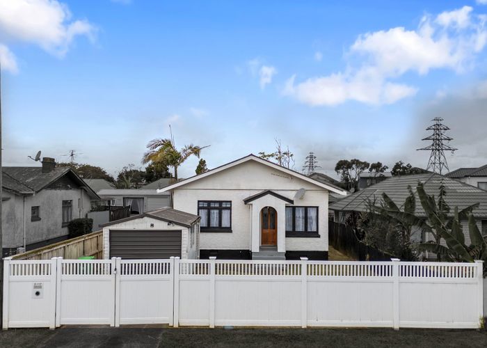 at 2/17 Cleek Road, Mangere East, Manukau City, Auckland