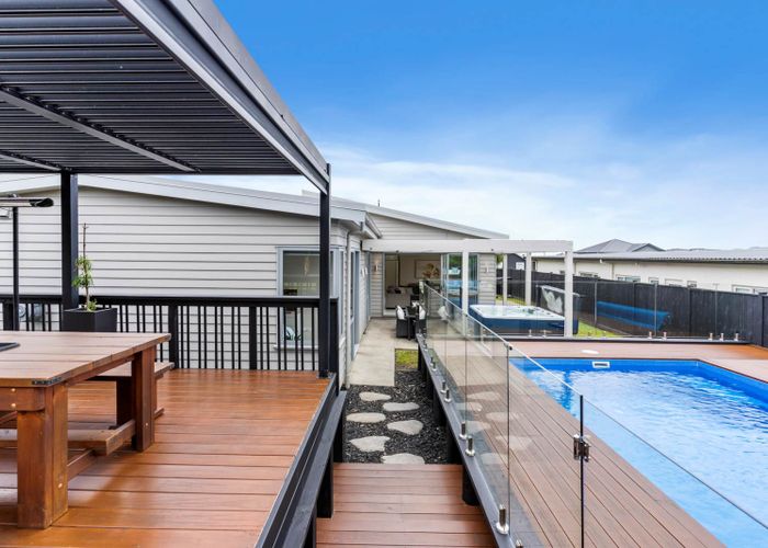  at 16 Lydiard Place, Beachlands, Auckland