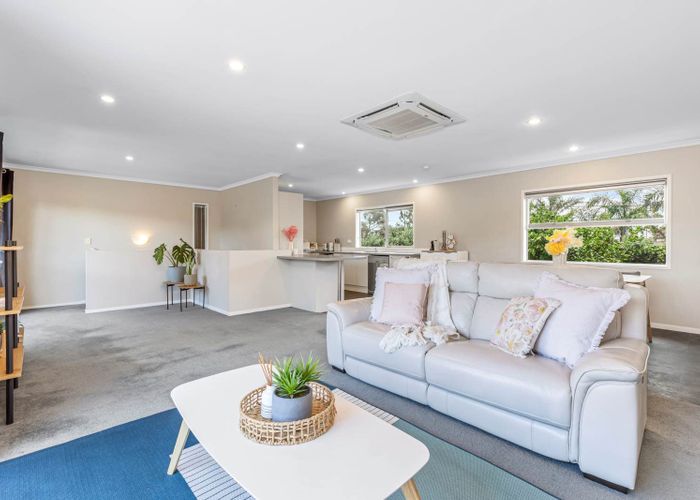  at 2a Westpark Drive, West Harbour, Waitakere City, Auckland