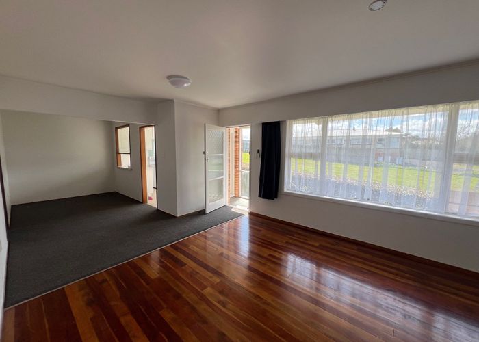  at 2/249 Te Atatu Road, Te Atatu South, Waitakere City, Auckland