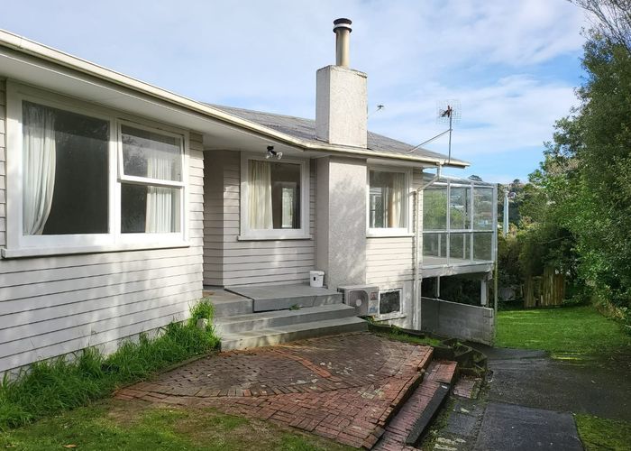  at 27 Lynda Avenue, Paparangi, Wellington