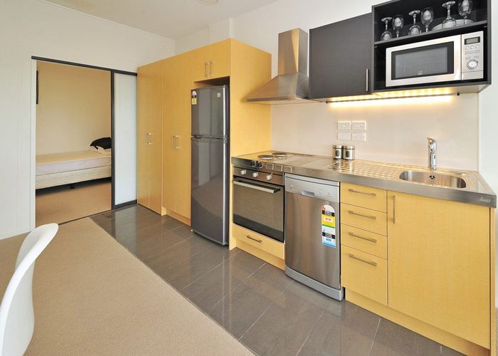  at 402/17 Putney Way, Manukau, Manukau City, Auckland