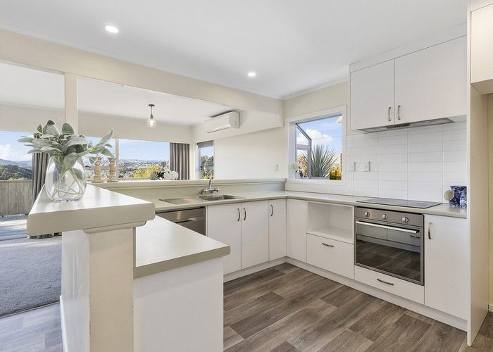  at 9 Keel Place, Whitby, Porirua, Wellington