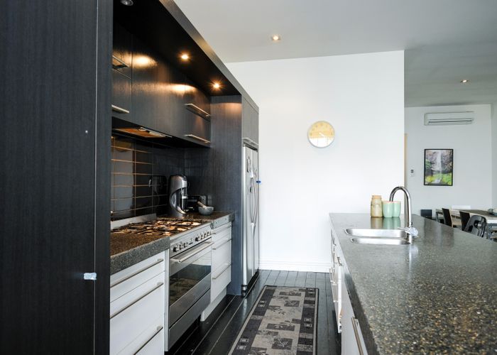  at 8/49 Bond Street, Dunedin Central, Dunedin