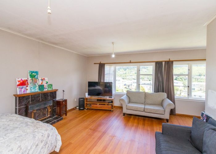  at 9 Anthony Street, Tawa, Wellington
