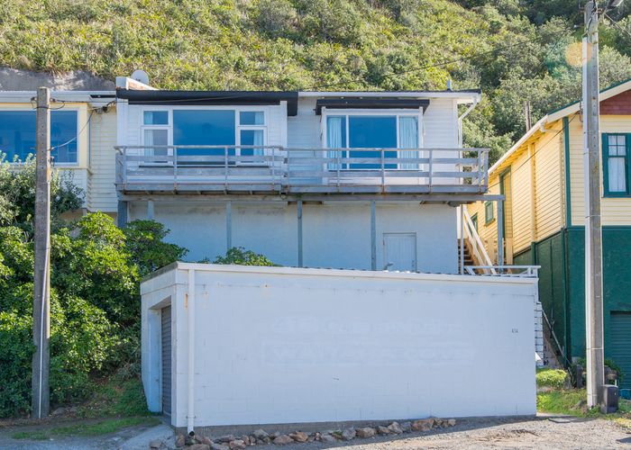  at 414 Queens Drive, Lyall Bay, Wellington