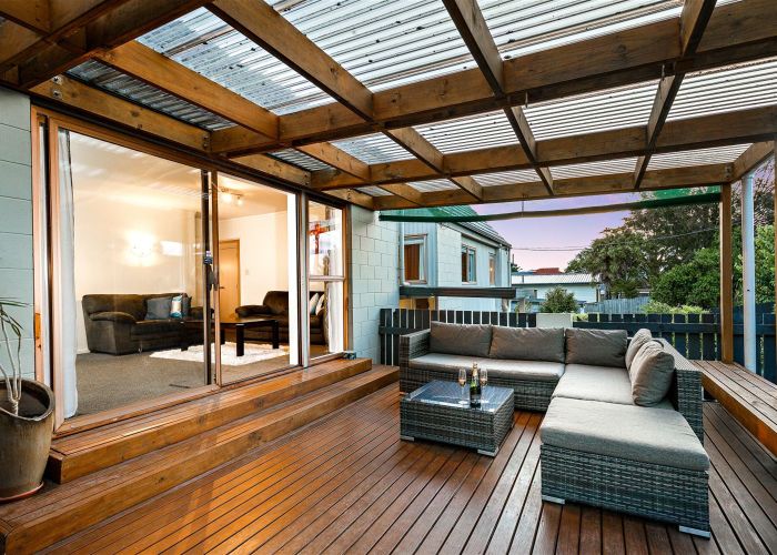  at 85 Hobsonville Road, West Harbour, Auckland