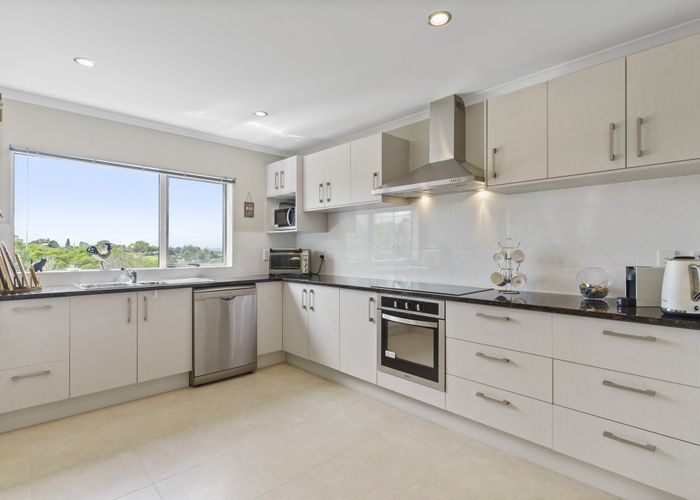  at 21 Mantra Road, Massey, Auckland