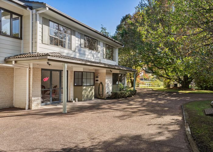  at 1210 Scenic Drive North, Swanson, Waitakere City, Auckland