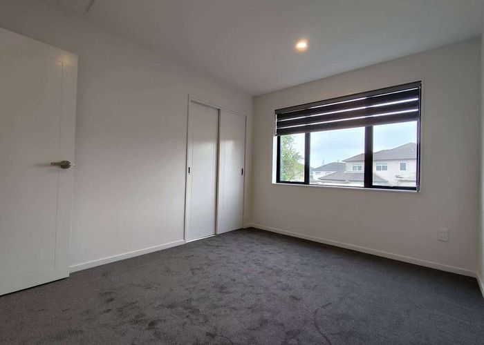  at 76 McLeod Road, Te Atatu South, Waitakere City, Auckland