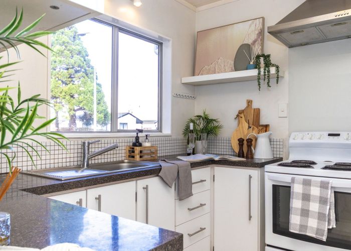  at 9 Hilton Grove, Kelvin Grove, Palmerston North, Manawatu / Whanganui