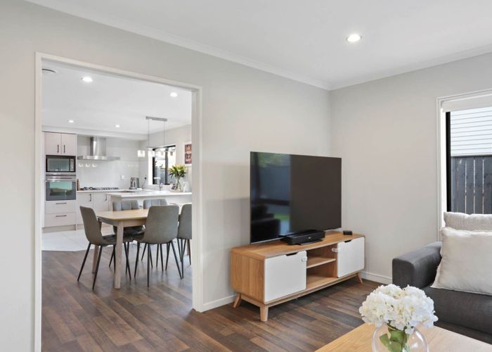 at 38 Bradnor Meadows Drive, Swanson, Auckland