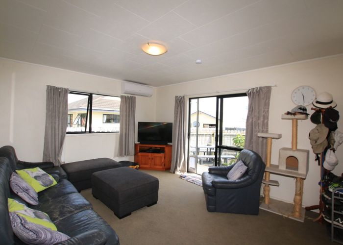  at 7A Barbados Drive, Unsworth Heights, North Shore City, Auckland