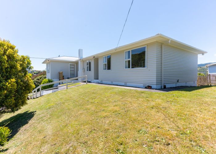  at 28 Franklyn Road, Tawa, Wellington