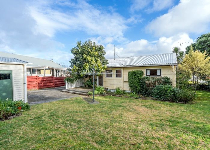  at 20 Arnold Grove, Paraparaumu Beach, Paraparaumu