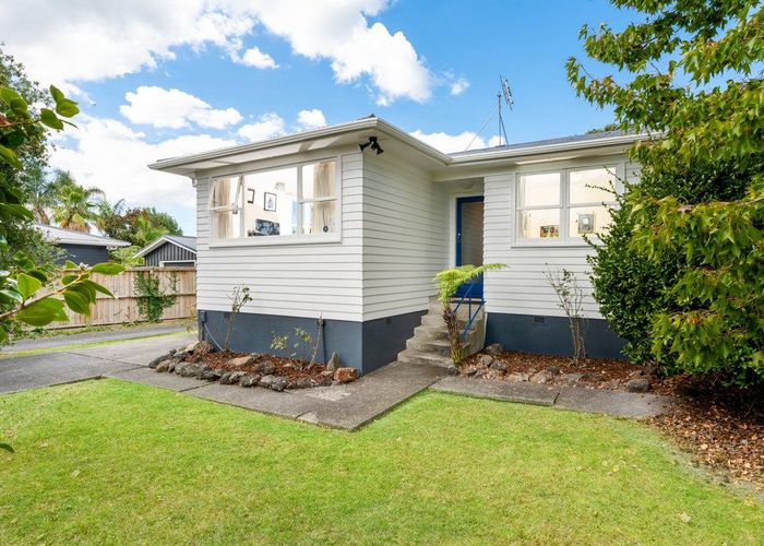  at 7 Bayside Avenue, Te Atatu Peninsula, Auckland