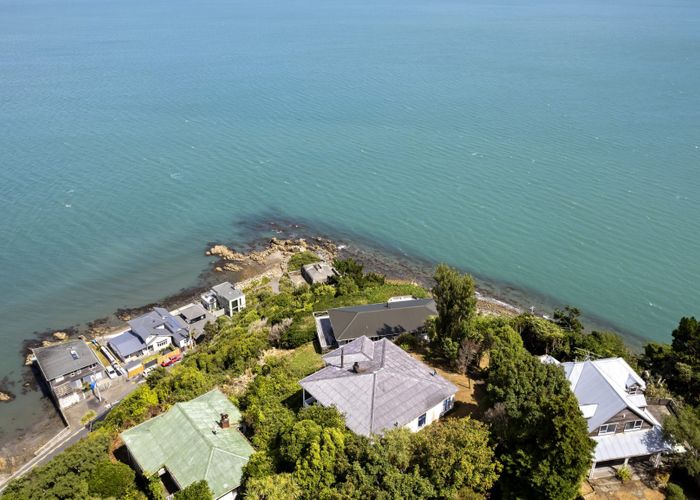  at 43 Ferry Road, Days Bay, Lower Hutt