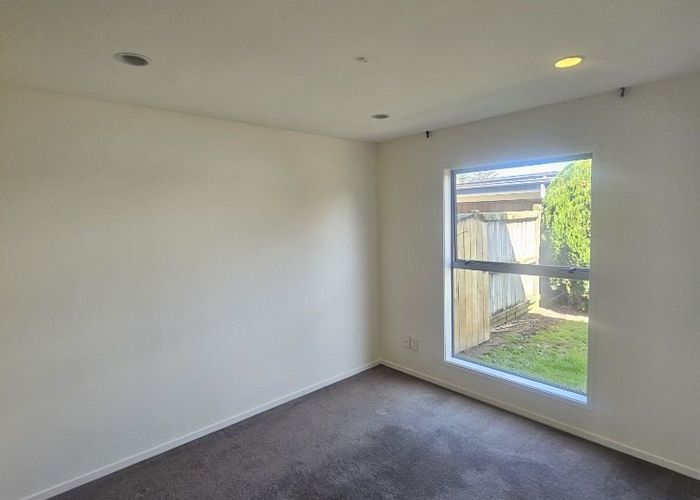  at 33A Kenderdine Road, Papatoetoe, Manukau City, Auckland