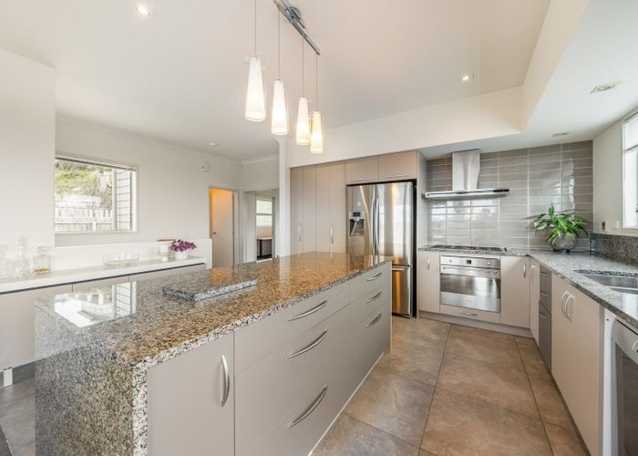  at 10 Hollyford Place, Aotea, Porirua, Wellington
