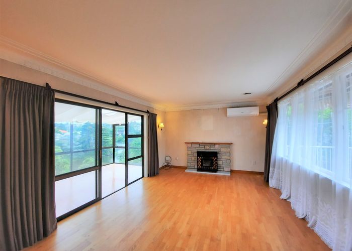  at 8 MacPherson Street, Meadowbank, Auckland