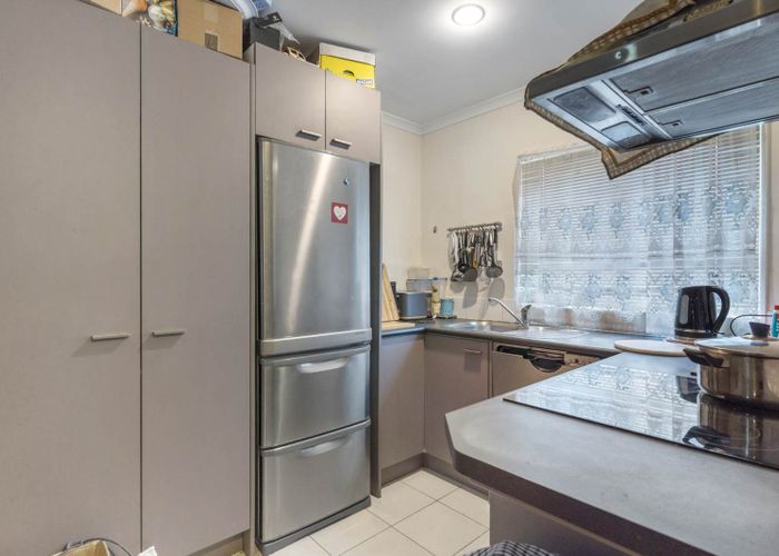  at 8 Brashier Circle, Sunnyvale, Waitakere City, Auckland