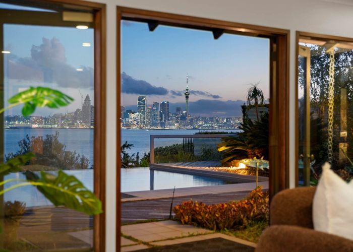  at 10 Marine Terrace, Bayswater, North Shore City, Auckland