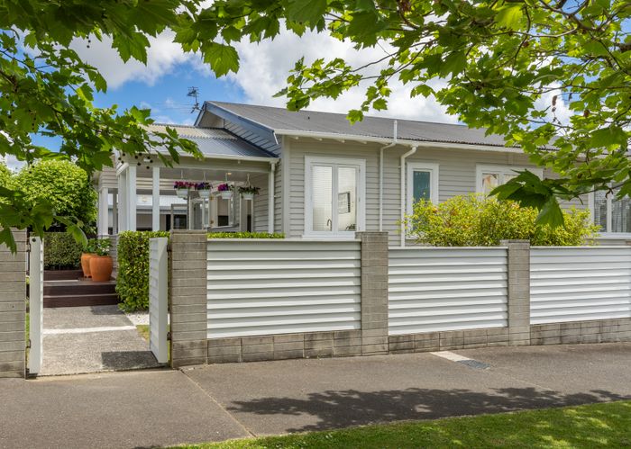  at 88 Walker Road, Point Chevalier, Auckland