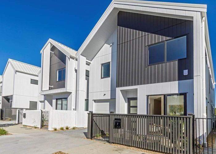  at 7 Green Bamboo Road, Hobsonville, Auckland