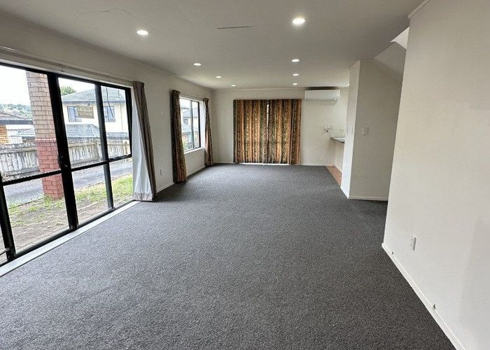  at 2/286 Richardson Road, Mount Roskill, Auckland City, Auckland