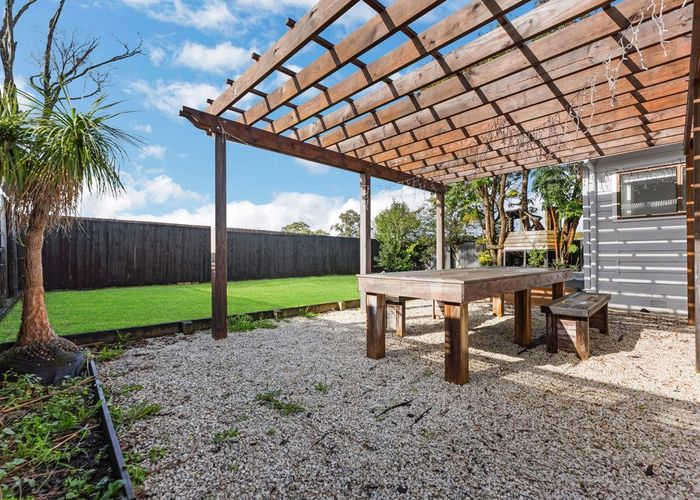  at 84 Millbrook Road, Henderson, Waitakere City, Auckland