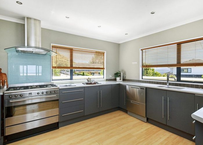  at 39 Arahiwi Grove, Tirohanga, Lower Hutt, Wellington