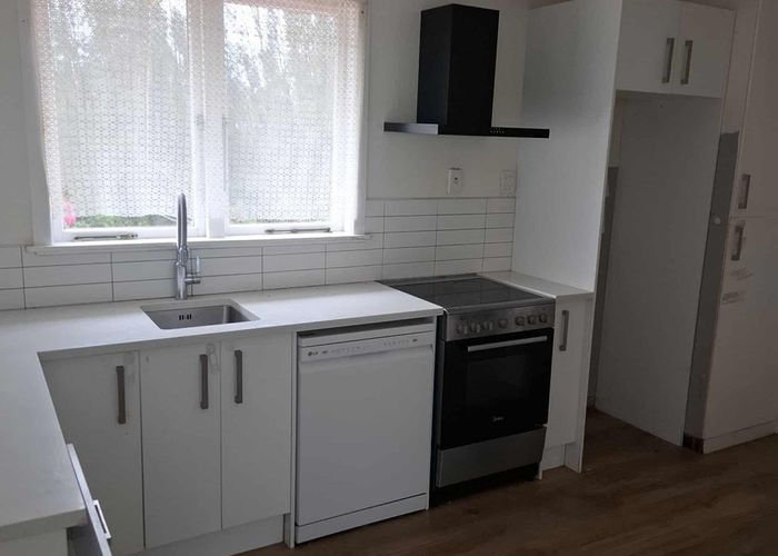  at Te Atatu South, Waitakere City, Auckland