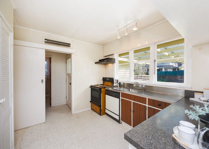  at 14 Hampden Street, Awapuni, Palmerston North, Manawatu / Whanganui