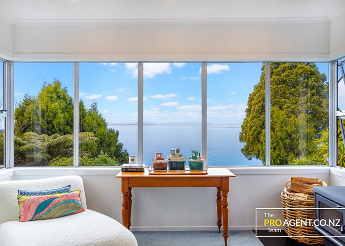  at 68 Kauri Point Road, Laingholm, Auckland