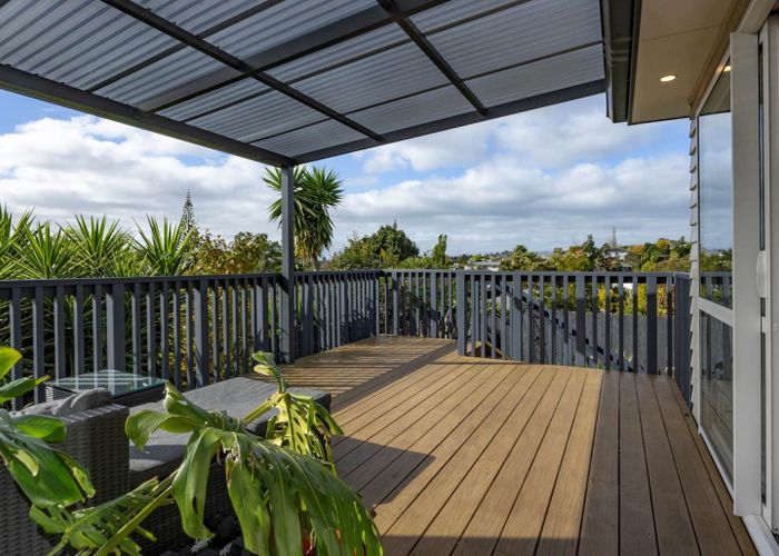  at 8A Aquarius Avenue, Glen Eden, Waitakere City, Auckland
